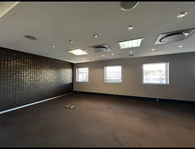 509.30M² OFFICE TO LET IN HIGHVELD
